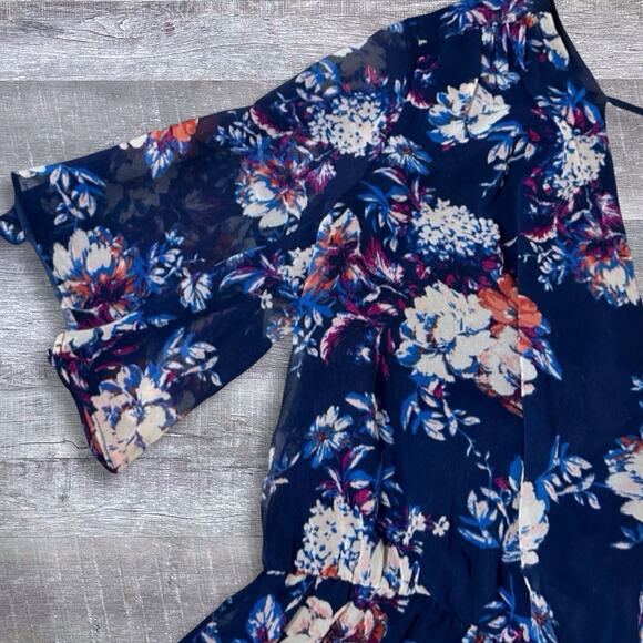 As U Wish Romper Womens S Floral Navy Blue Flutter 1/2 Sleeve V Neck Low Back - Picture 3 of 8
